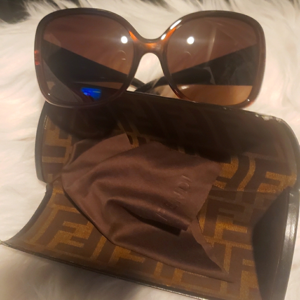 Fendi shades